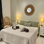 Charming In Τορρεμολίνος